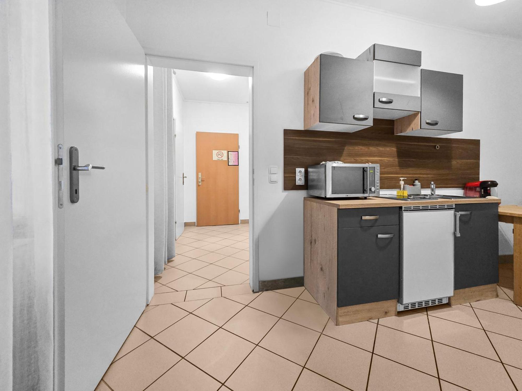 Spacious Three-Bedroom, Three King-Size Beds Вена Экстерьер фото